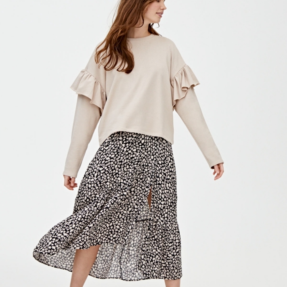 WIDE RUFFLE BASIC SWEATSHIRT - Picture 5 of 6